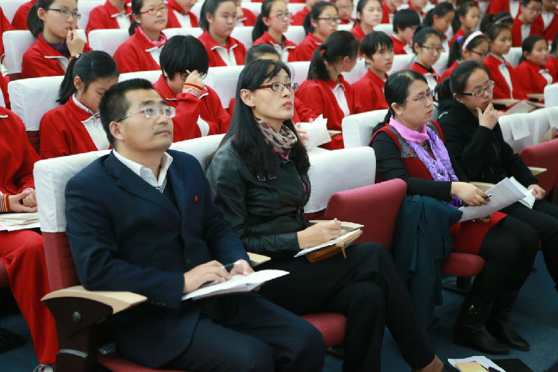 北京二十中学召开《扬起理想的风帆》主题会