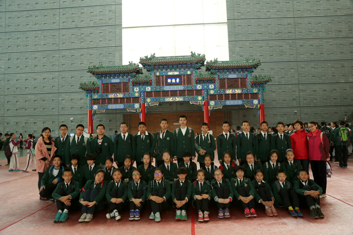 北京二十中学初二年级走进首都博物馆