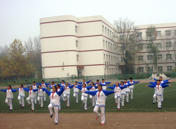 北京二十中新都校区举行初一年级学生广播操验收活动
