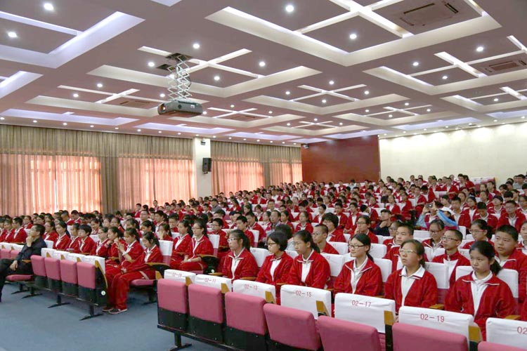 北京二十中学召开2015届中考体育动员大会