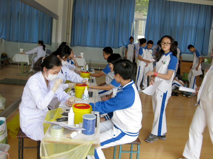我校学生2015年健康体检顺利完成