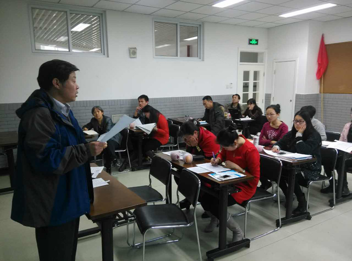 高二年级召开月考总结及下阶段工作部署会