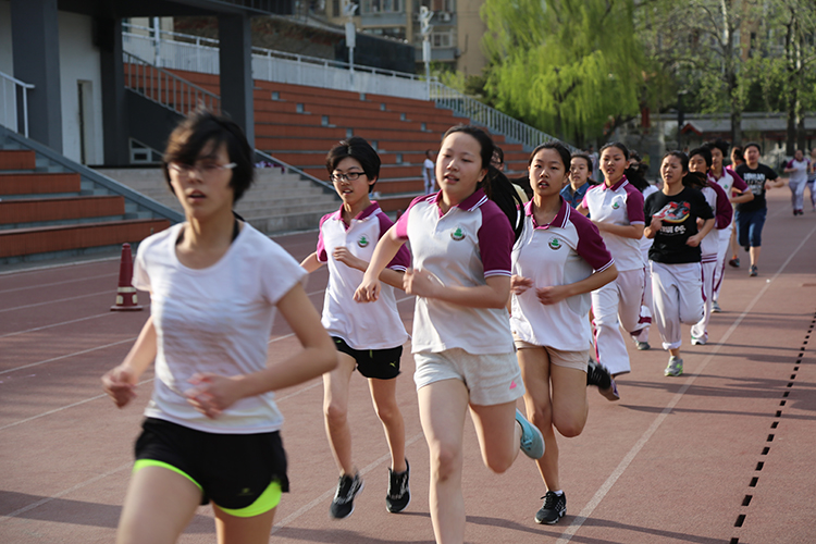 北京二十中学进行第二次体育中考模拟测试