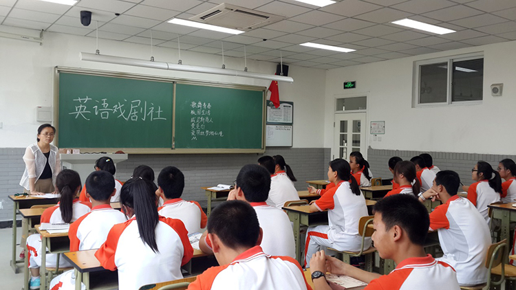 高一年级成立英语戏剧社