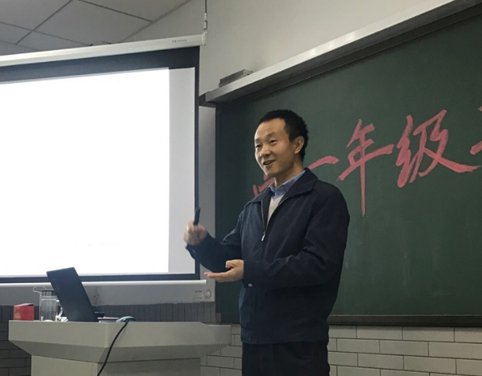 脚踏实地做教育 深谋远虑图发展——高一年级期中分析会圆满举行
