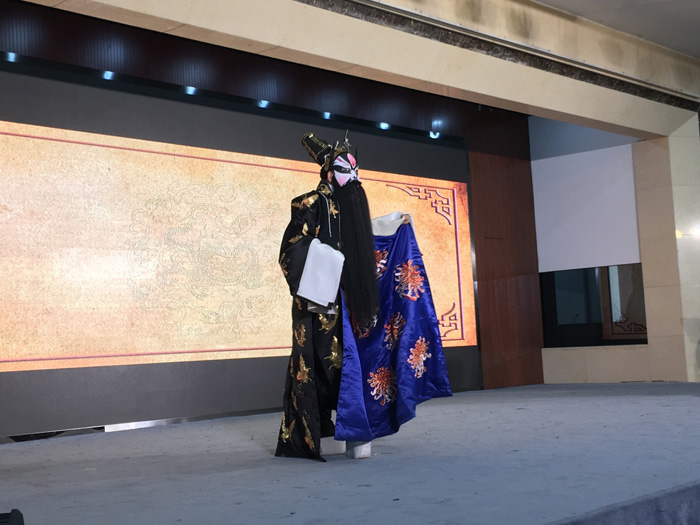 弘扬传统文化，感受京剧之美——记初一年级京剧讲座