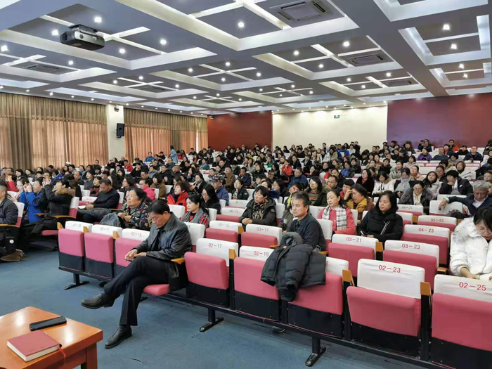 家校携手，奋战中考——记初三年级期中家长会