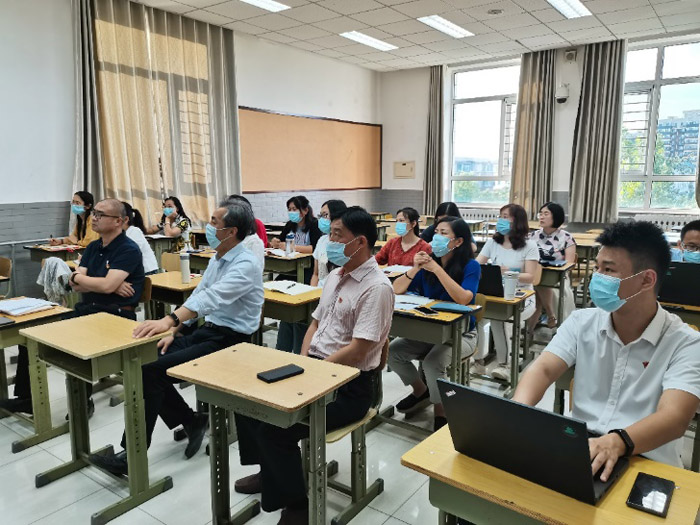 北京市第二十中学初三年级召开“第一次领导小组会议”