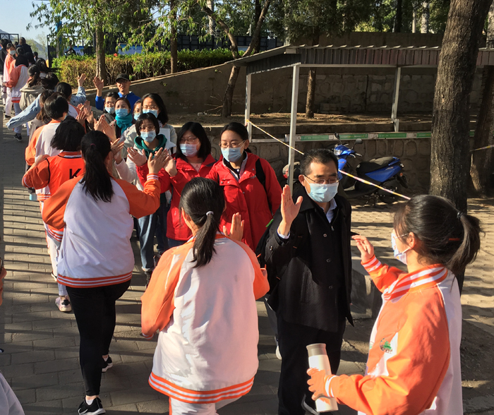 高三年级同学顺利完成体育合格性考试