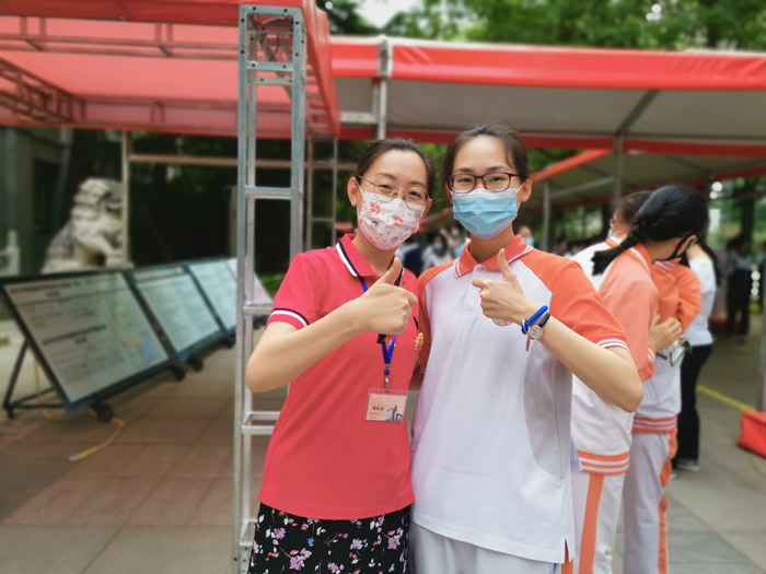 无私言行上好最后一课，暖心之举增添无穷信心——北京市第二十中学高三年级教师送考纪实