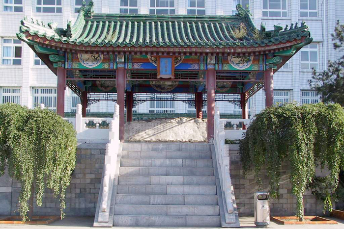 尊师重教，代代传承——教师节话说尊师阁