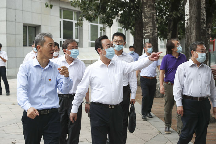 市委、市教委领导到北京市第二十中学调研“双减“工作
