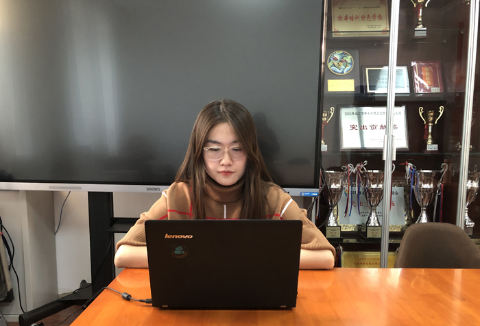 北京市第二十中学初中部召开“初三年级期中线上家长会”