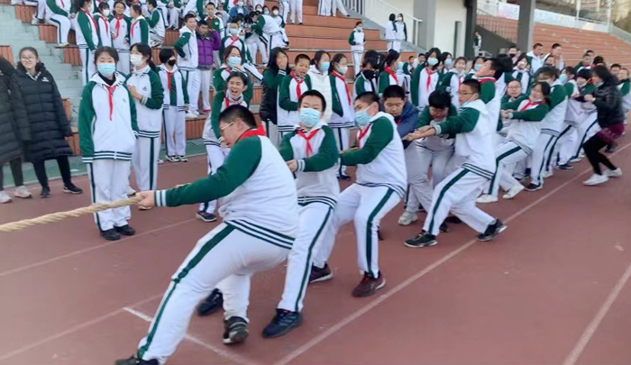 北京市第二十中学“初二年级冬季拔河比赛”圆满结束