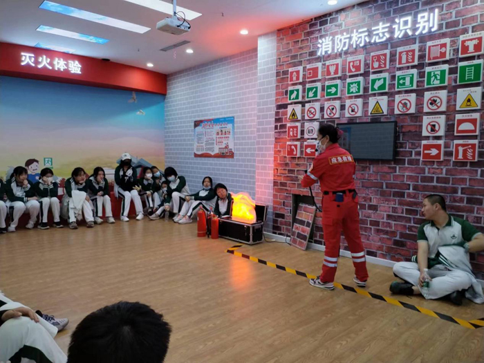 珍爱生命，健康成长——北京市第二十中学初三年级开展西红门安全教育基地研学活动