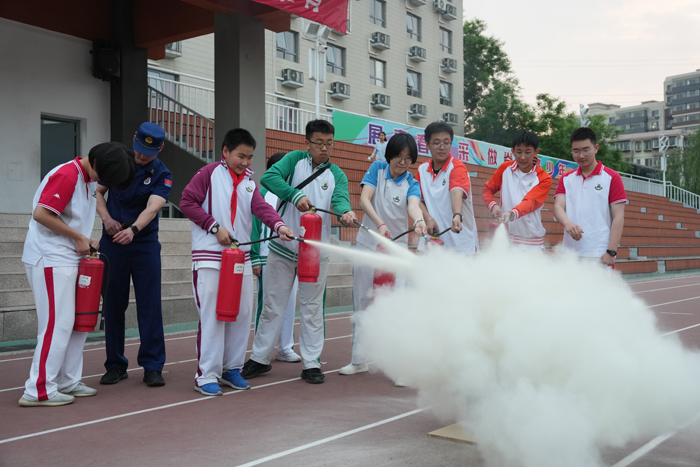 行动起来，降低身边的灾害风险——北京市第二十中学组织住宿生消防应急教育活动