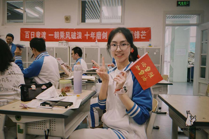 【我的二十故事】相约二十，扬五彩青春，六年青春无悔  ——2023届毕业生曾维祎
