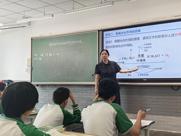 先做后讲，目标引领，问题驱动，交流提高——2025届高三一轮复习教学方式研究活动