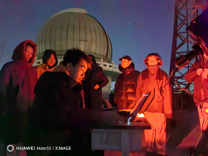 校园夜观星汉动，社团共赏梅西辉——天文社团观测梅西耶天体马拉松活动