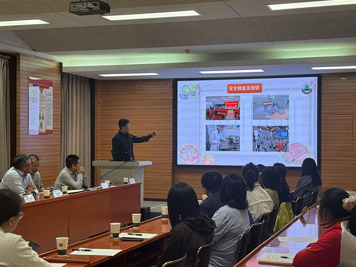 以 “食” 为桥，共话成长暨初一年级伙食管理委员会会议